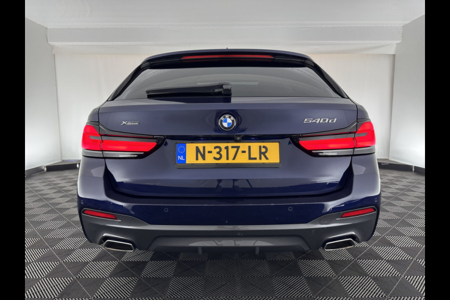 BMW 5 Serie Touring 540d xDrive High Executive (INCL-BTW) Aut. *PANO | LASER-LIGHT | HEAD-UP | LUXURY-LEATHER | BLIND-SPOT | MEMORY-PACK | HARMAN/KARDON | TOP-VIEW | DIGI-COCKPIT | HEATED-COMFORTSEATS | KEYLESS | NAVI-FULLMAP | 18''ALU*