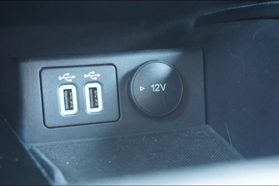 Ford Kuga PHEV Titanium AFN.HAAK (1500KG) | ADAPTIVE | WINTERPACK | DAB+ VERKOCHT