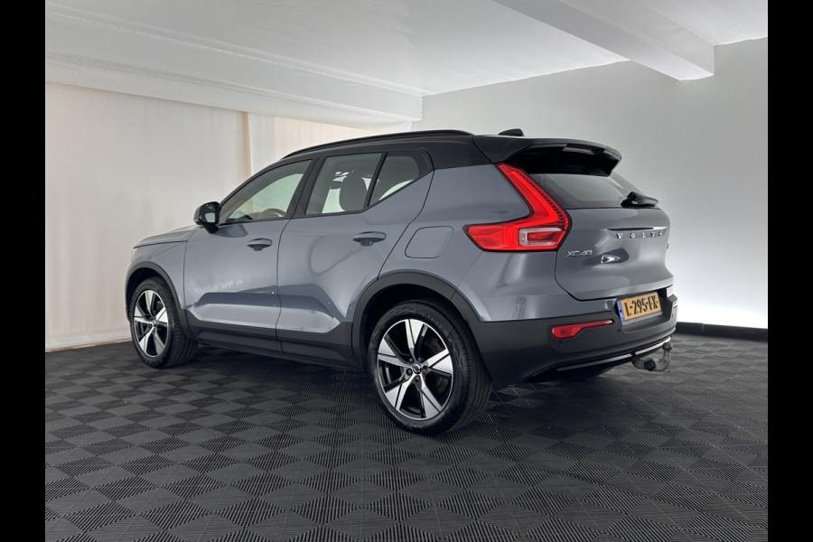 Volvo XC40 Recharge P8 AWD R-Design [ 3-Fase ] {SOH-89%} (INCL-BTW) *LEATHER-ALCANTARA | DIGI-COCKPIT | FULL-LED | PREMIUM-AUDIO | TOP-VIEW | CARPLAY | NAVI-FULLMAP | ECC | PDC | KEYLESS | HEATED-SPORTSEATS | BLIS | PRIVACY-GLASS | TOWBAR | 19 "ALU