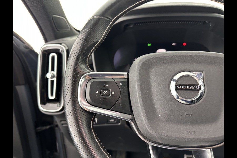 Volvo XC40 Recharge P8 AWD R-Design [ 3-Fase ] {SOH-89%} (INCL-BTW) *LEATHER-ALCANTARA | DIGI-COCKPIT | FULL-LED | PREMIUM-AUDIO | TOP-VIEW | CARPLAY | NAVI-FULLMAP | ECC | PDC | KEYLESS | HEATED-SPORTSEATS | BLIS | PRIVACY-GLASS | TOWBAR | 19 "ALU