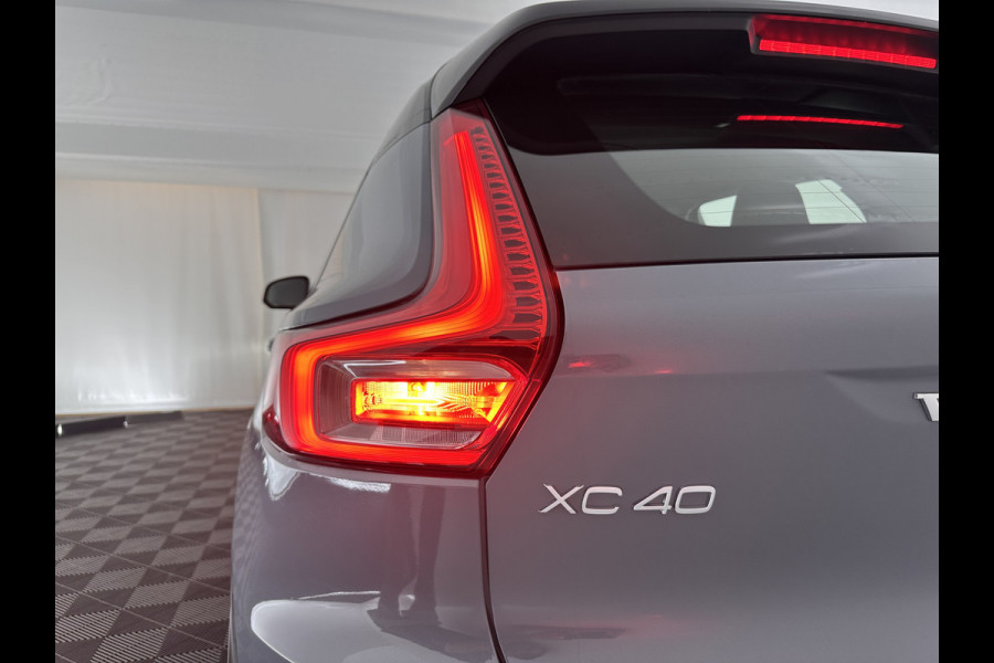 Volvo XC40 Recharge P8 AWD R-Design [ 3-Fase ] {SOH-89%} (INCL-BTW) *LEATHER-ALCANTARA | DIGI-COCKPIT | FULL-LED | PREMIUM-AUDIO | TOP-VIEW | CARPLAY | NAVI-FULLMAP | ECC | PDC | KEYLESS | HEATED-SPORTSEATS | BLIS | PRIVACY-GLASS | TOWBAR | 19 "ALU