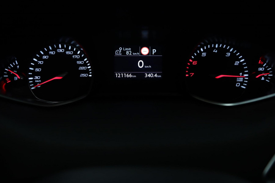 Peugeot 308 SW 1.2 PureTech Blue / PANO / DODEHOEK / 2X MESSAGE / CAMERA / CARPLAY