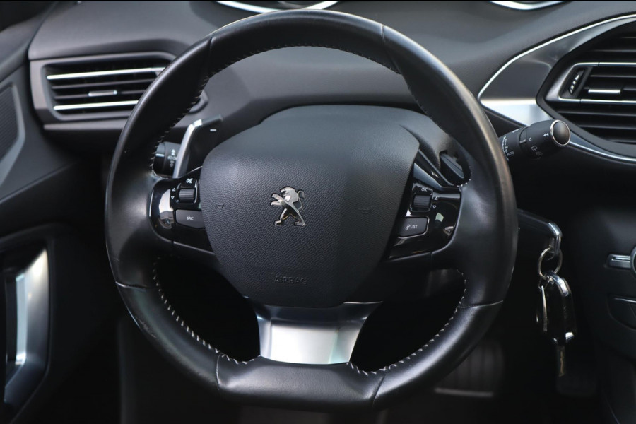 Peugeot 308 SW 1.2 PureTech Blue / PANO / DODEHOEK / 2X MESSAGE / CAMERA / CARPLAY