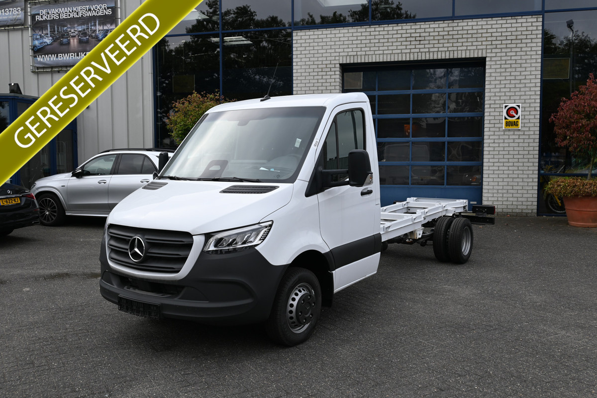 Mercedes-Benz Sprinter 519 CDI Pro MBUX 10.25, LED koplampen, Geveerde stoel, Etc.