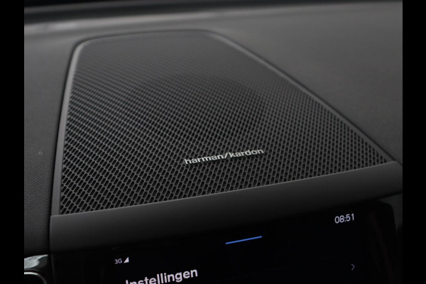 Volvo XC60 2.0 T6 Plug-in hybrid AWD Core Bright | Panoramadak | Leder | Stoel & stuurverwarming | Adaptive cruise | Harman/Kardon | Camera | Carplay | Achterbankverwarming | PHEV