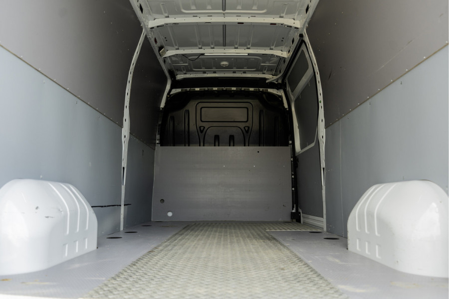 Renault Master T35 dCi 180PK | L3H2 | 3.5T Trekgewicht | Luchtvering | LED | Camera | Navi | Cruise | Airco| PDC | Euro 6