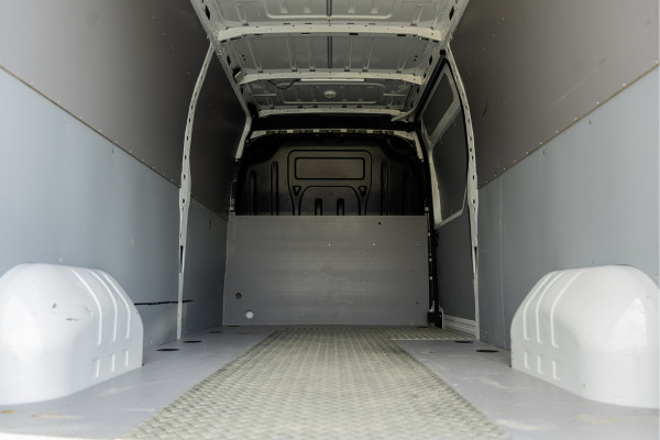 Renault Master T35 dCi 180PK | L3H2 | 3.5T Trekgewicht | Luchtvering | LED | Camera | Navi | Cruise | Airco| PDC | Euro 6