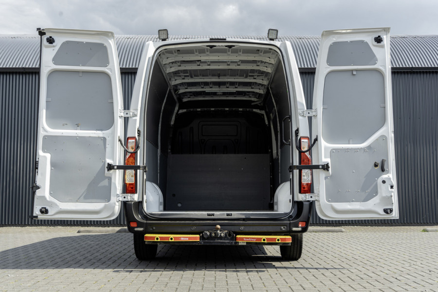 Renault Master T35 dCi 180PK | L3H2 | 3.5T Trekgewicht | Luchtvering | LED | Camera | Navi | Cruise | Airco| PDC | Euro 6