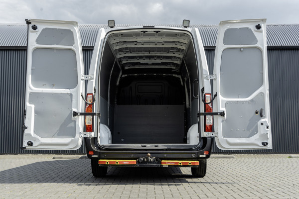 Renault Master T35 dCi 180PK | L3H2 | 3.5T Trekgewicht | Luchtvering | LED | Camera | Navi | Cruise | Airco| PDC | Euro 6