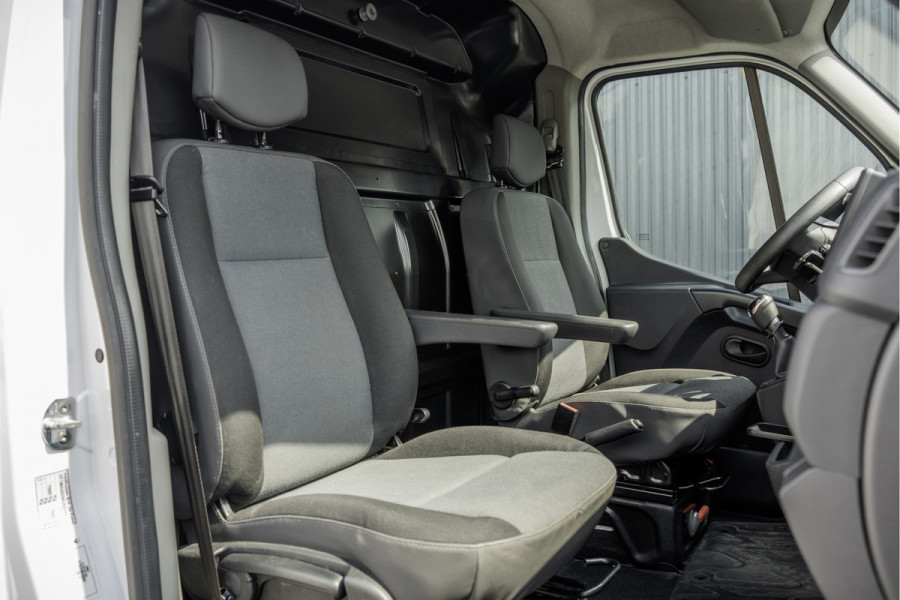 Renault Master T35 dCi 180PK | L3H2 | 3.5T Trekgewicht | Luchtvering | LED | Camera | Navi | Cruise | Airco| PDC | Euro 6