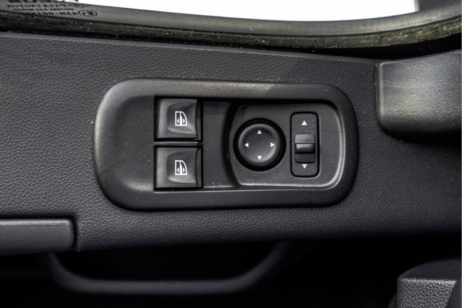 Renault Master T35 dCi 180PK | L3H2 | 3.5T Trekgewicht | Luchtvering | LED | Camera | Navi | Cruise | Airco| PDC | Euro 6