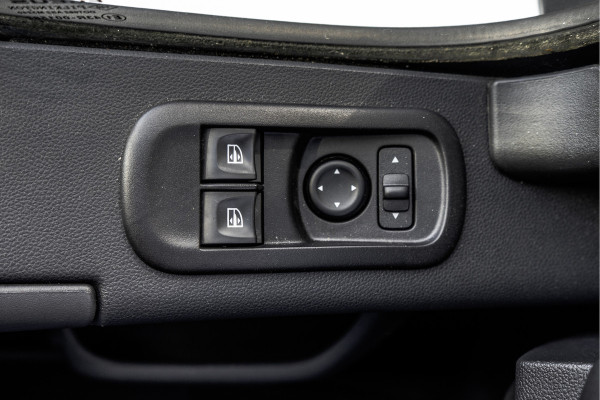 Renault Master T35 dCi 180PK | L3H2 | 3.5T Trekgewicht | Luchtvering | LED | Camera | Navi | Cruise | Airco| PDC | Euro 6
