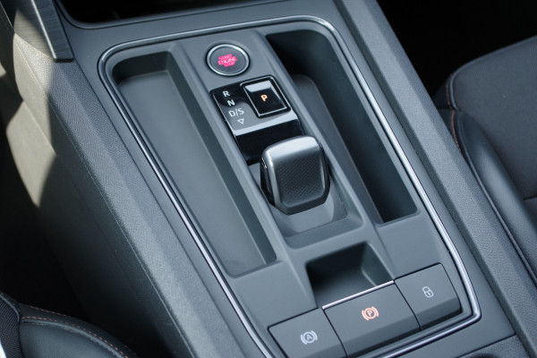CUPRA Formentor 1.4 e-Hybrid 204 PK Adrenaline, Trekhaak, Adap. Cruise Control, Sfeerverlichting, LED
