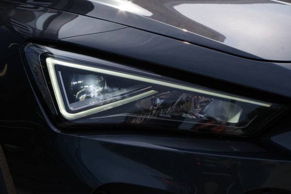 CUPRA Formentor 1.4 e-Hybrid 204 PK Adrenaline, Trekhaak, Adap. Cruise Control, Sfeerverlichting, LED