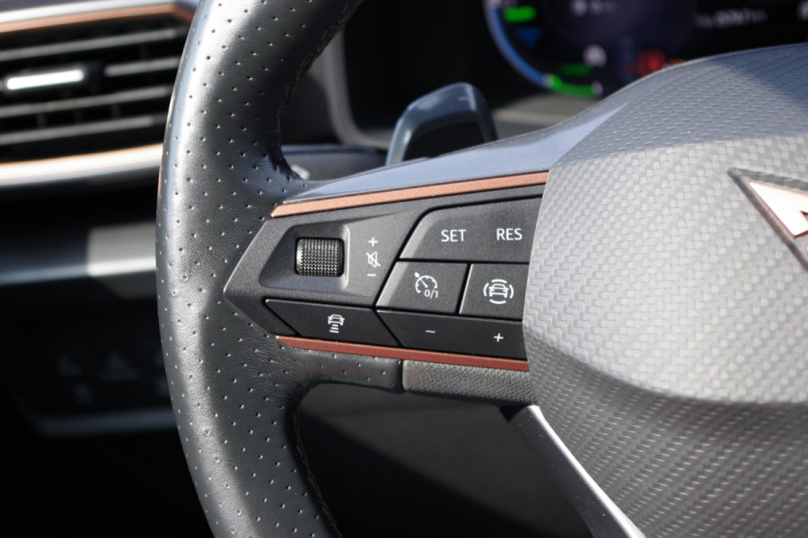 CUPRA Formentor 1.4 e-Hybrid 204 PK Adrenaline, Trekhaak, Adap. Cruise Control, Sfeerverlichting, LED