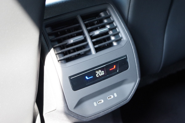 CUPRA Formentor 1.4 e-Hybrid 204 PK Adrenaline, Trekhaak, Adap. Cruise Control, Sfeerverlichting, LED