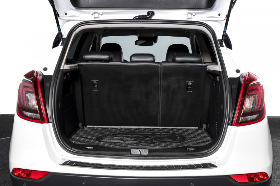 Opel Mokka X 1.4 Turbo Innovation 140 PK | Cruise | Stoel-+Stuurverw | PDC | Camera | NAV + App. Connect| ECC | DAB | LM 17" |
