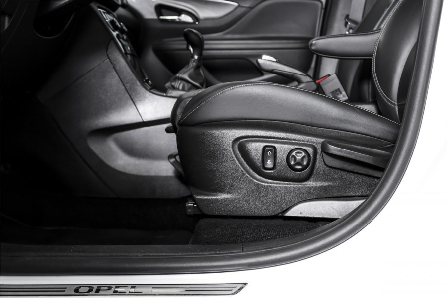 Opel Mokka X 1.4 Turbo Innovation 140 PK | Cruise | Stoel-+Stuurverw | PDC | Camera | NAV + App. Connect| ECC | DAB | LM 17" |