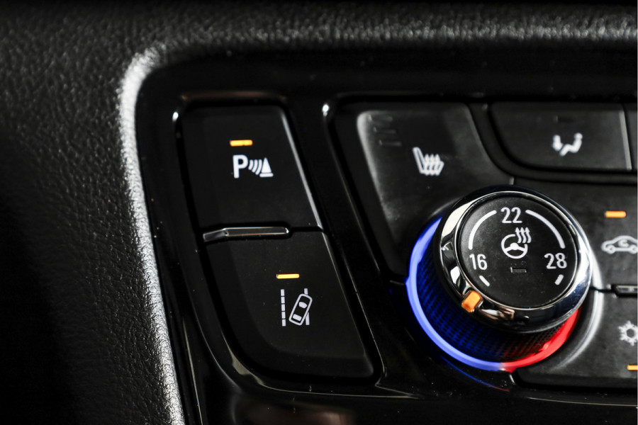 Opel Mokka X 1.4 Turbo Innovation 140 PK | Cruise | Stoel-+Stuurverw | PDC | Camera | NAV + App. Connect| ECC | DAB | LM 17" |