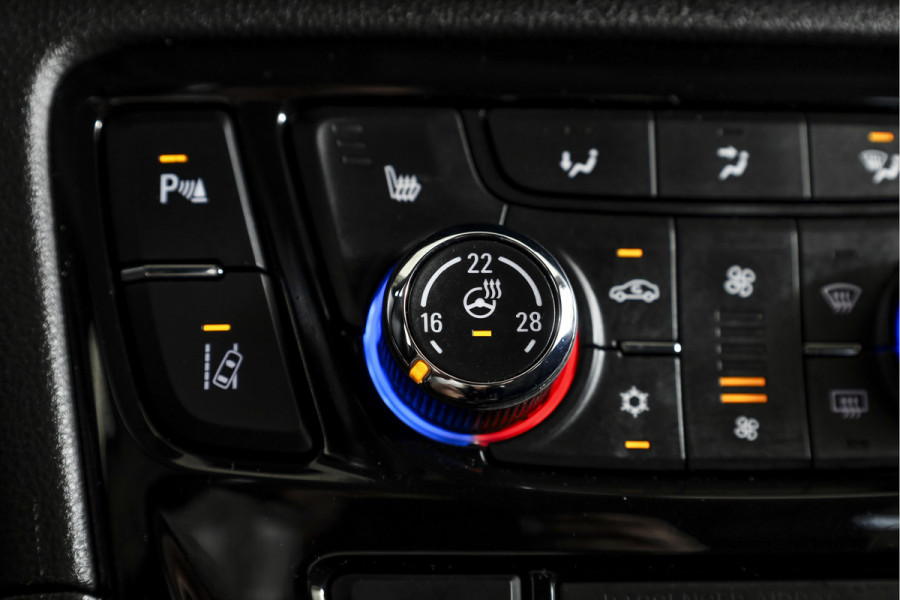 Opel Mokka X 1.4 Turbo Innovation 140 PK | Cruise | Stoel-+Stuurverw | PDC | Camera | NAV + App. Connect| ECC | DAB | LM 17" |