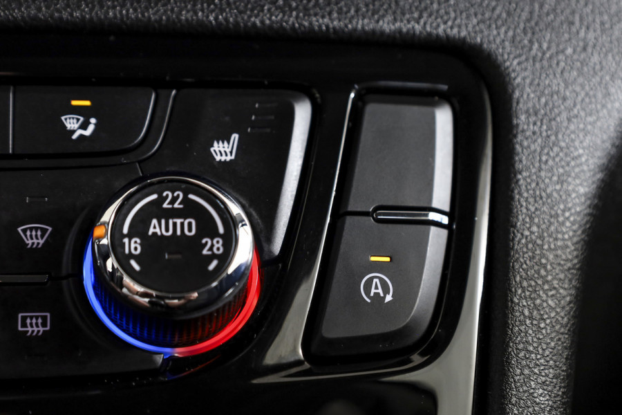Opel Mokka X 1.4 Turbo Innovation 140 PK | Cruise | Stoel-+Stuurverw | PDC | Camera | NAV + App. Connect| ECC | DAB | LM 17" |