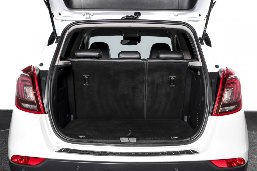 Opel Mokka X 1.4 Turbo Innovation 140 PK | Cruise | Stoel-+Stuurverw | PDC | Camera | NAV + App. Connect| ECC | DAB | LM 17" |