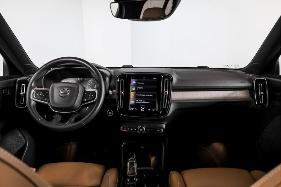 Volvo XC40 2.0 B4 Inscription Automaat | Luxury Pack | Park Assist Pack |  S/K-Panodak | Adapt. Cruise | 360 Camera | PDC | NAV + App Connect | ECC | Elek.Trekhaak | LM 18'' |