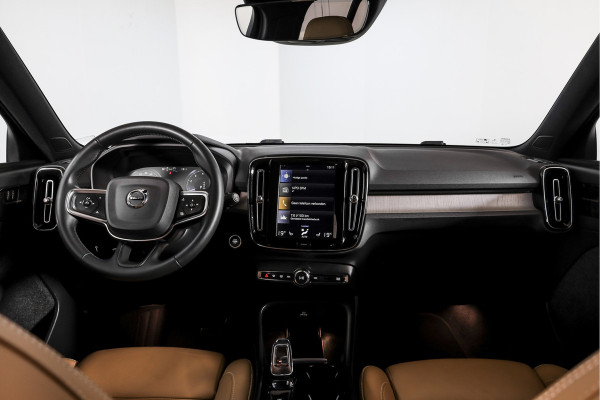 Volvo XC40 2.0 B4 Inscription Automaat | Luxury Pack | Park Assist Pack |  S/K-Panodak | Adapt. Cruise | 360 Camera | PDC | NAV + App Connect | ECC | Elek.Trekhaak | LM 18'' |
