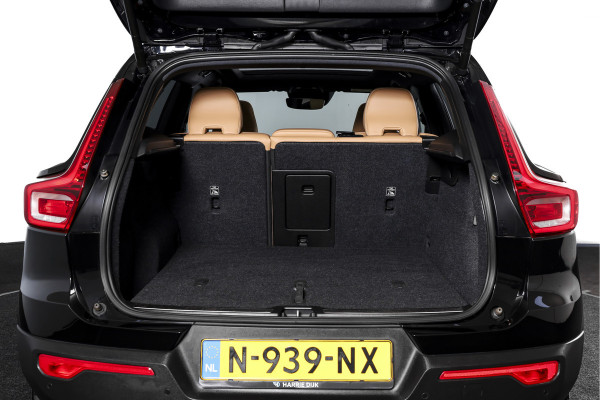 Volvo XC40 2.0 B4 Inscription Automaat | Luxury Pack | Park Assist Pack |  S/K-Panodak | Adapt. Cruise | 360 Camera | PDC | NAV + App Connect | ECC | Elek.Trekhaak | LM 18'' |
