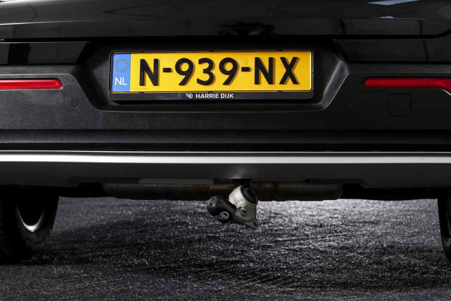Volvo XC40 2.0 B4 Inscription Automaat | Luxury Pack | Park Assist Pack |  S/K-Panodak | Adapt. Cruise | 360 Camera | PDC | NAV + App Connect | ECC | Elek.Trekhaak | LM 18'' |