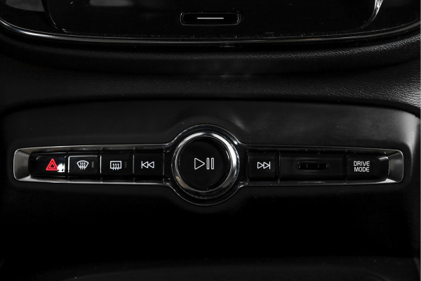 Volvo XC40 2.0 B4 Inscription Automaat | Luxury Pack | Park Assist Pack |  S/K-Panodak | Adapt. Cruise | 360 Camera | PDC | NAV + App Connect | ECC | Elek.Trekhaak | LM 18'' |