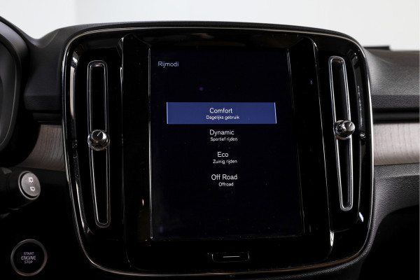 Volvo XC40 2.0 B4 Inscription Automaat | Luxury Pack | Park Assist Pack |  S/K-Panodak | Adapt. Cruise | 360 Camera | PDC | NAV + App Connect | ECC | Elek.Trekhaak | LM 18'' |