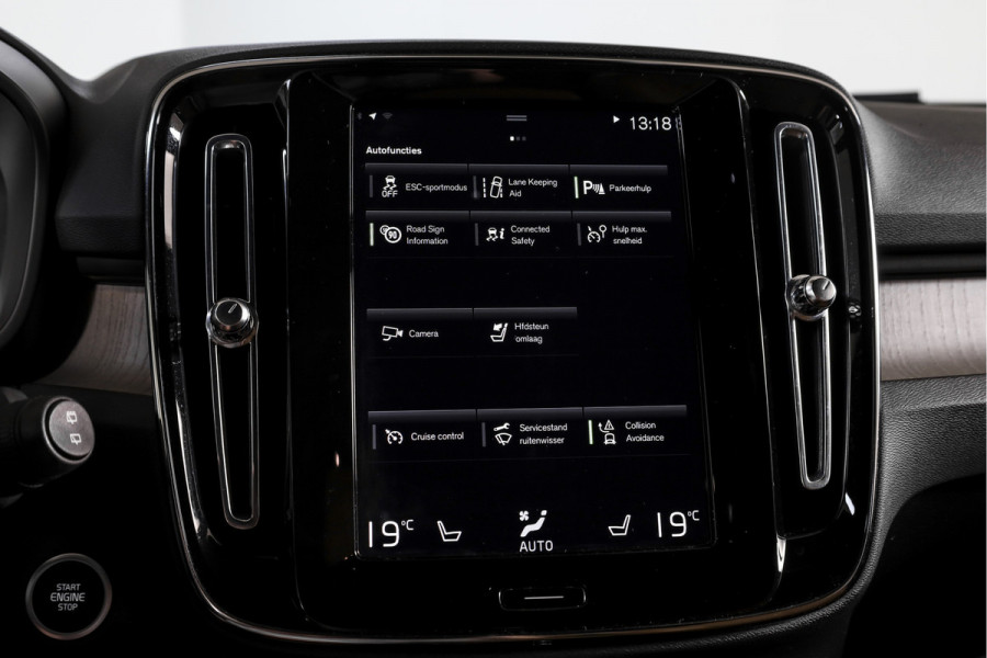 Volvo XC40 2.0 B4 Inscription Automaat | Luxury Pack | Park Assist Pack |  S/K-Panodak | Adapt. Cruise | 360 Camera | PDC | NAV + App Connect | ECC | Elek.Trekhaak | LM 18'' |