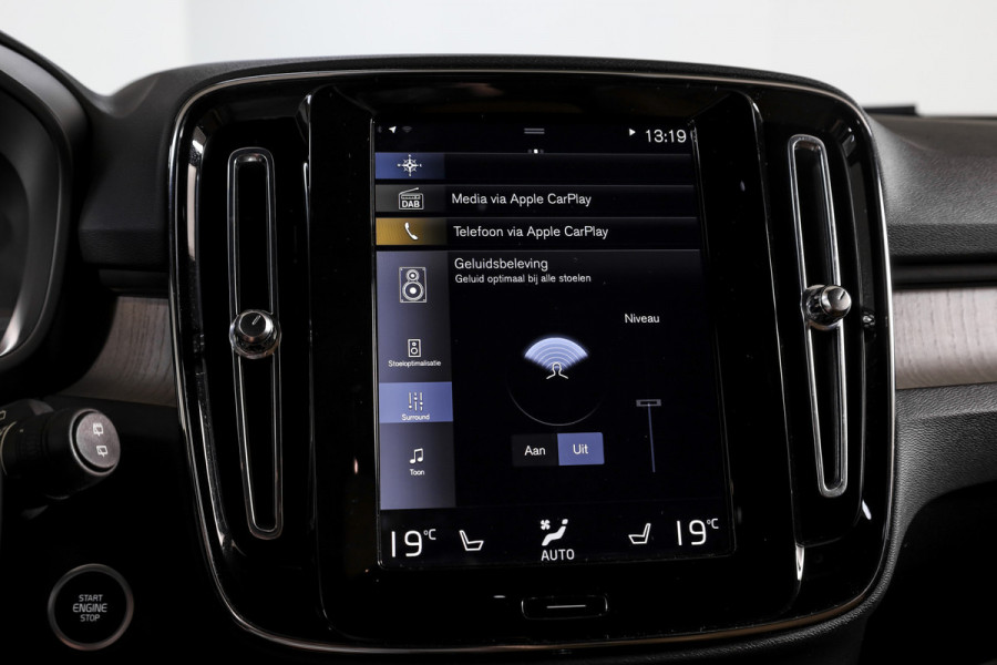 Volvo XC40 2.0 B4 Inscription Automaat | Luxury Pack | Park Assist Pack |  S/K-Panodak | Adapt. Cruise | 360 Camera | PDC | NAV + App Connect | ECC | Elek.Trekhaak | LM 18'' |