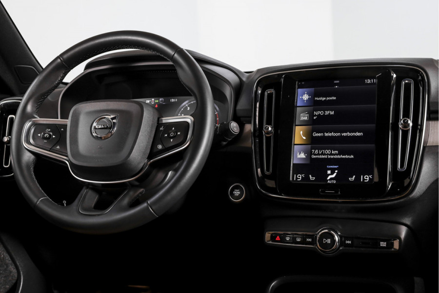 Volvo XC40 2.0 B4 Inscription Automaat | Luxury Pack | Park Assist Pack |  S/K-Panodak | Adapt. Cruise | 360 Camera | PDC | NAV + App Connect | ECC | Elek.Trekhaak | LM 18'' |