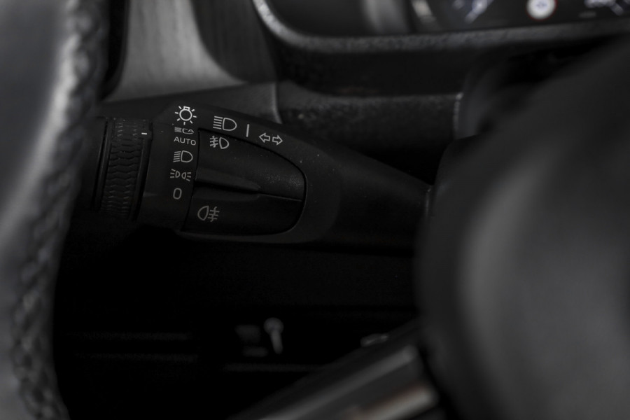 Volvo XC40 2.0 B4 Inscription Automaat | Luxury Pack | Park Assist Pack |  S/K-Panodak | Adapt. Cruise | 360 Camera | PDC | NAV + App Connect | ECC | Elek.Trekhaak | LM 18'' |