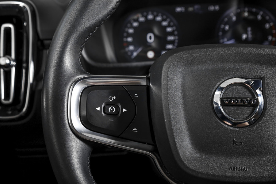 Volvo XC40 2.0 B4 Inscription Automaat | Luxury Pack | Park Assist Pack |  S/K-Panodak | Adapt. Cruise | 360 Camera | PDC | NAV + App Connect | ECC | Elek.Trekhaak | LM 18'' |