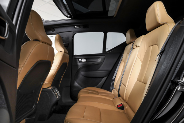 Volvo XC40 2.0 B4 Inscription Automaat | Luxury Pack | Park Assist Pack |  S/K-Panodak | Adapt. Cruise | 360 Camera | PDC | NAV + App Connect | ECC | Elek.Trekhaak | LM 18'' |
