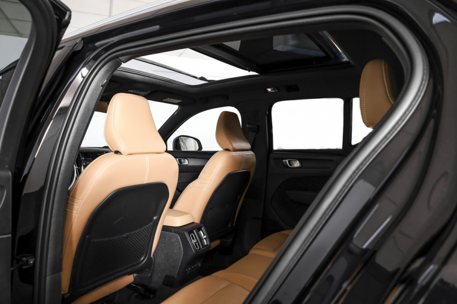 Volvo XC40 2.0 B4 Inscription Automaat | Luxury Pack | Park Assist Pack |  S/K-Panodak | Adapt. Cruise | 360 Camera | PDC | NAV + App Connect | ECC | Elek.Trekhaak | LM 18'' |