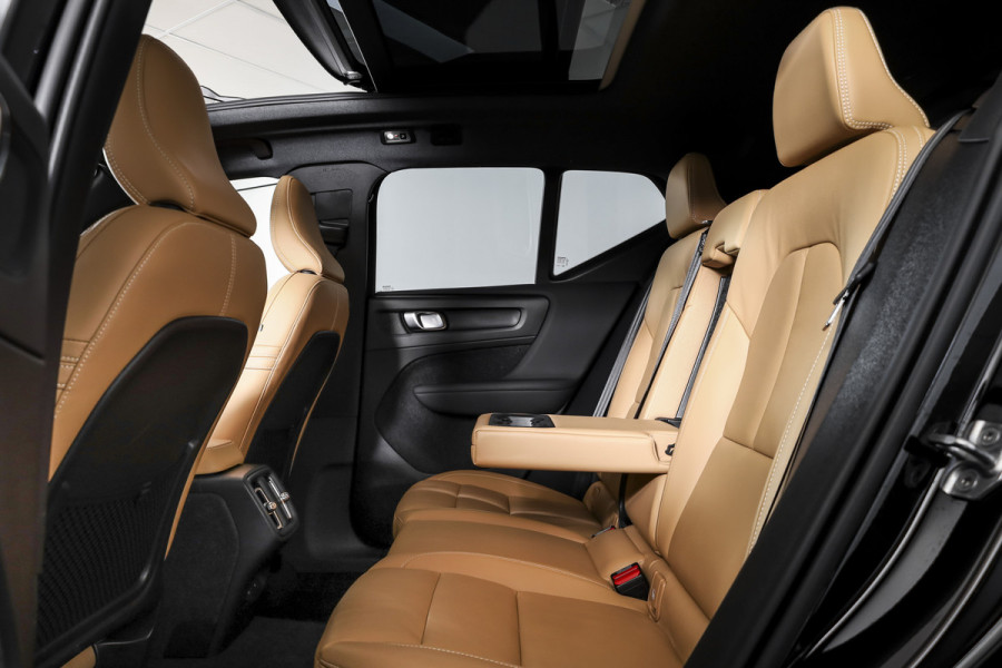 Volvo XC40 2.0 B4 Inscription Automaat | Luxury Pack | Park Assist Pack |  S/K-Panodak | Adapt. Cruise | 360 Camera | PDC | NAV + App Connect | ECC | Elek.Trekhaak | LM 18'' |