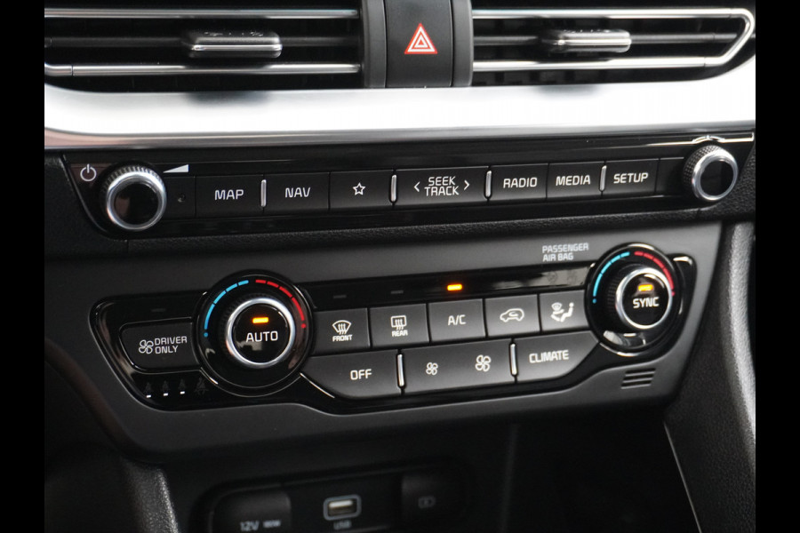 Kia Niro 1.6GDi 142PK Hybrid AUT. ExecutiveLine Leer+Memory Schuif-kanteldak Trekhaak JBL®-Sound Apple Carplay Android Auto Adap.Cruise N DAB Keyless Led Privacy Glas Subwoofer Rijstrooksensor Regen-Lichtsensor 1e Eigenaar Dealeronderhouden Zeer compleet!