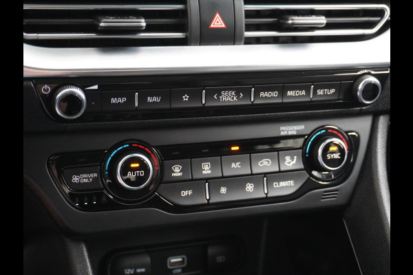 Kia Niro 1.6GDi 142PK Hybrid AUT. ExecutiveLine Leer+Memory Schuif-kanteldak Trekhaak JBL®-Sound Apple Carplay Android Auto Adap.Cruise N DAB Keyless Led Privacy Glas Subwoofer Rijstrooksensor Regen-Lichtsensor 1e Eigenaar Dealeronderhouden Zeer compleet!