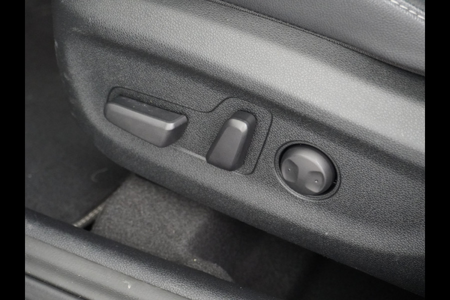 Kia Niro 1.6GDi 142PK Hybrid AUT. ExecutiveLine Leer+Memory Schuif-kanteldak Trekhaak JBL®-Sound Apple Carplay Android Auto Adap.Cruise N DAB Keyless Led Privacy Glas Subwoofer Rijstrooksensor Regen-Lichtsensor 1e Eigenaar Dealeronderhouden Zeer compleet!