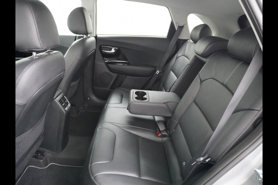 Kia Niro 1.6GDi 142PK Hybrid AUT. ExecutiveLine Leer+Memory Schuif-kanteldak Trekhaak JBL®-Sound Apple Carplay Android Auto Adap.Cruise N DAB Keyless Led Privacy Glas Subwoofer Rijstrooksensor Regen-Lichtsensor 1e Eigenaar Dealeronderhouden Zeer compleet!
