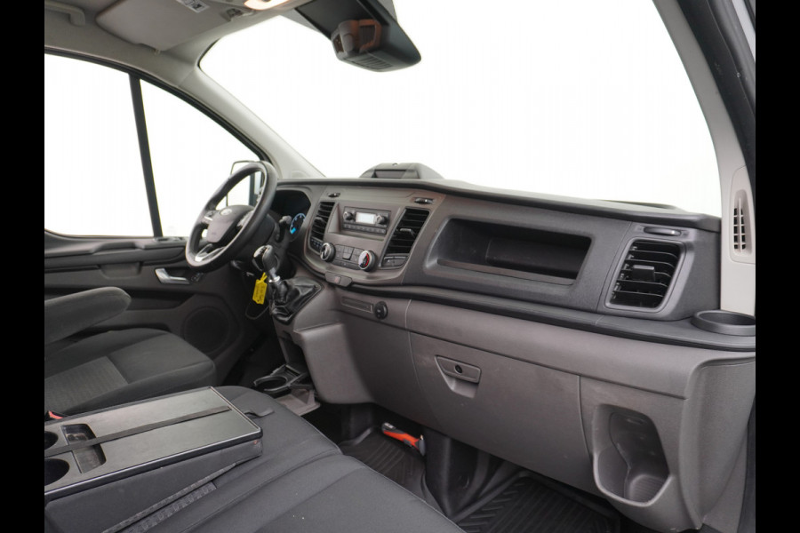 Ford Transit Custom 280 2.0TDCI 105PK L1H1 Airco Cruise Control Trekhaak PDC Bluetooth DAB 3-Persoons Trend Schuifdeur Betonplex Wandbetimmering Kastenbouw Euro 6 1e Eigenaar 2.500KG Trekgewicht