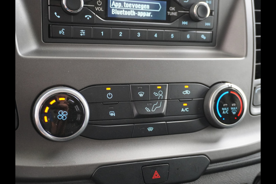 Ford Transit Custom 280 2.0TDCI 105PK L1H1 Airco Cruise Control Trekhaak PDC Bluetooth DAB 3-Persoons Trend Schuifdeur Betonplex Wandbetimmering Kastenbouw Euro 6 1e Eigenaar 2.500KG Trekgewicht