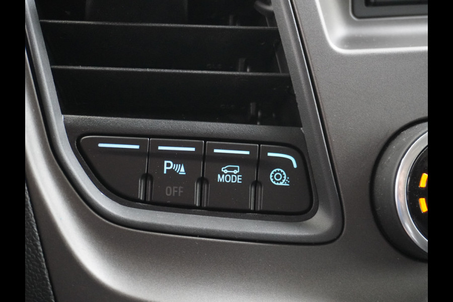Ford Transit Custom 280 2.0TDCI 105PK L1H1 Airco Cruise Control Trekhaak PDC Bluetooth DAB 3-Persoons Trend Schuifdeur Betonplex Wandbetimmering Kastenbouw Euro 6 1e Eigenaar 2.500KG Trekgewicht
