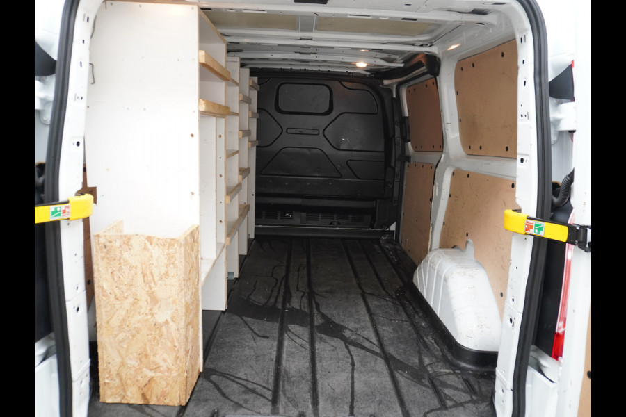 Ford Transit Custom 280 2.0TDCI 105PK L1H1 Airco Cruise Control Trekhaak PDC Bluetooth DAB 3-Persoons Trend Schuifdeur Betonplex Wandbetimmering Kastenbouw Euro 6 1e Eigenaar 2.500KG Trekgewicht