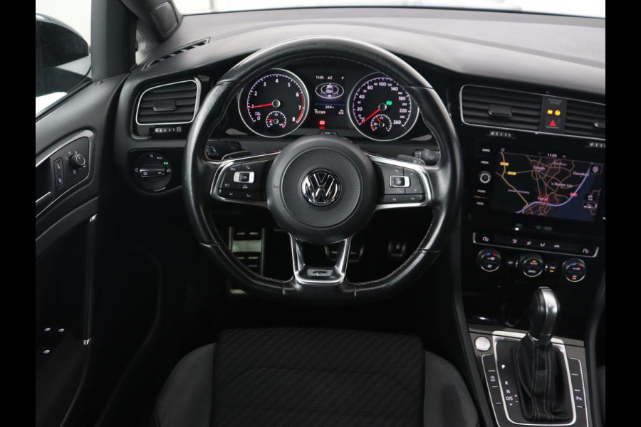 Volkswagen Golf 1.5 R Line | Automaat | Full LED | Keyless | Navigatie | Sportstoelen | 19'' | Parkeerhulp | Climate control | Cruise control | Bluetooth