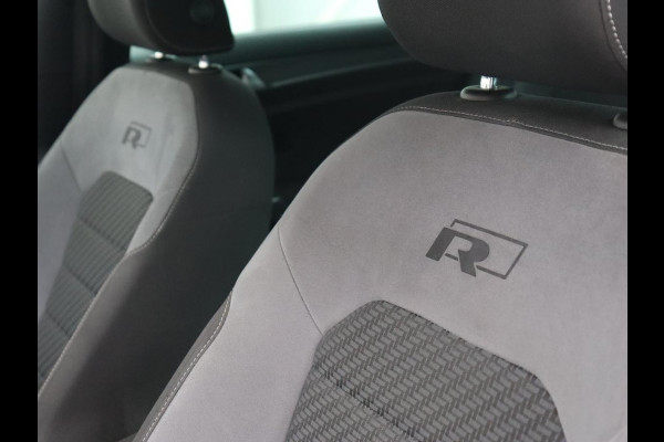 Volkswagen Golf 1.5 R Line | Automaat | Full LED | Keyless | Navigatie | Sportstoelen | 19'' | Parkeerhulp | Climate control | Cruise control | Bluetooth